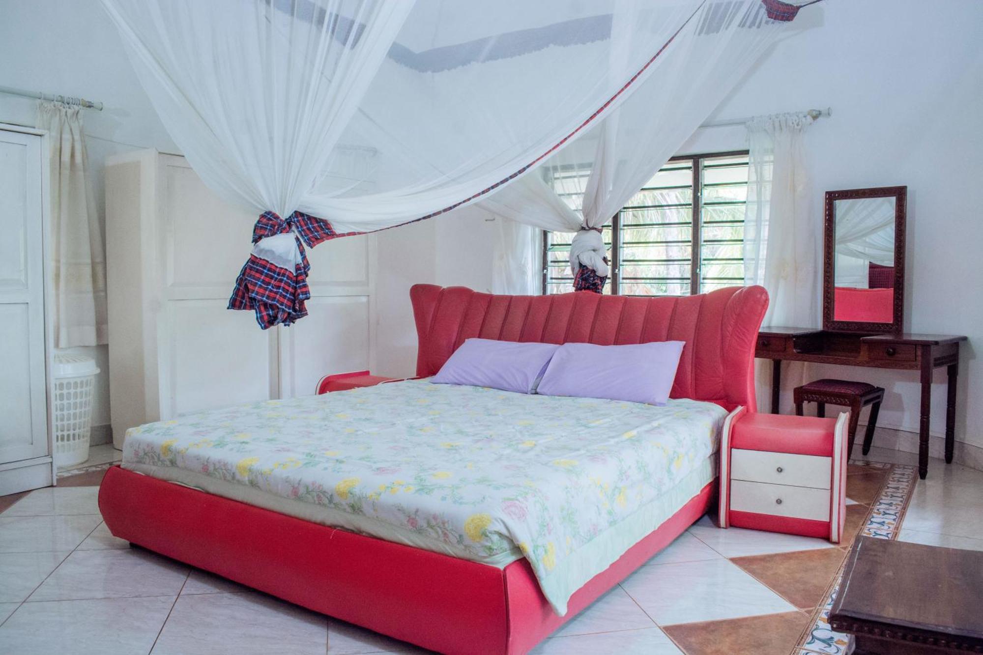 Kijani Cottages In Diani ディアニ・ビーチ エクステリア 写真