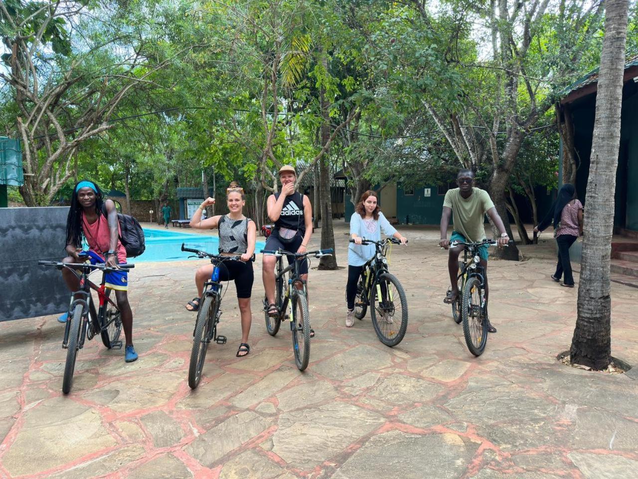 Kijani Cottages In Diani ディアニ・ビーチ エクステリア 写真