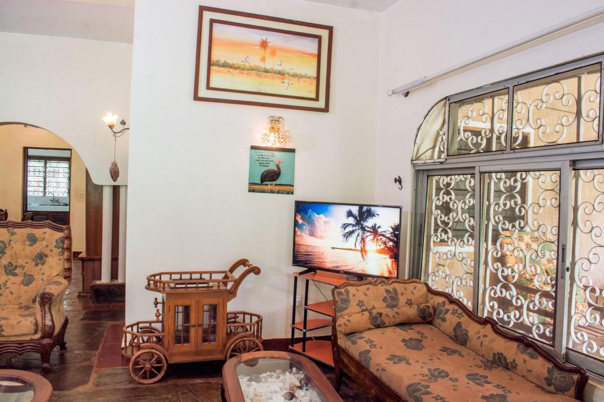 Kijani Cottages In Diani ディアニ・ビーチ エクステリア 写真
