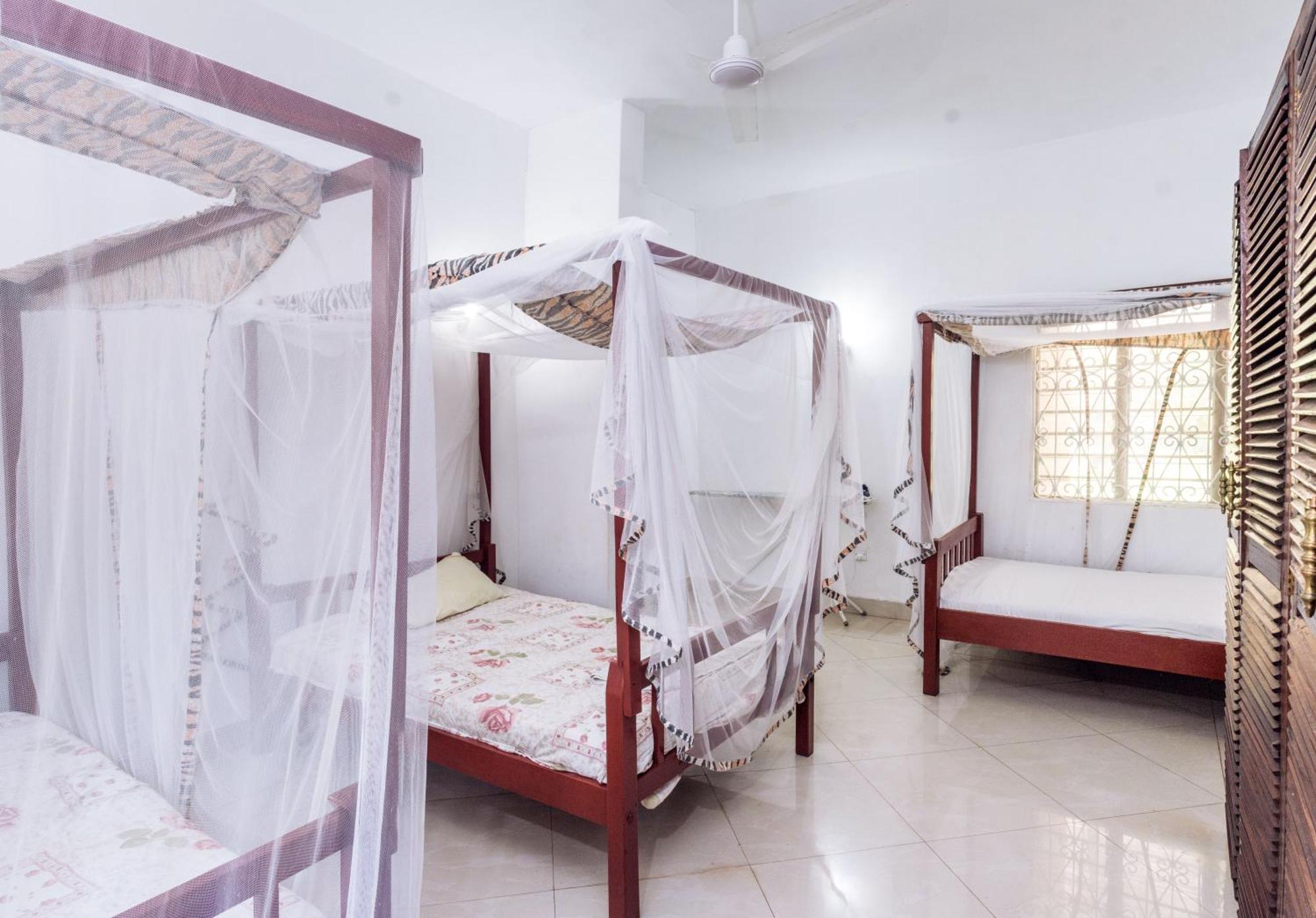 Kijani Cottages In Diani ディアニ・ビーチ エクステリア 写真