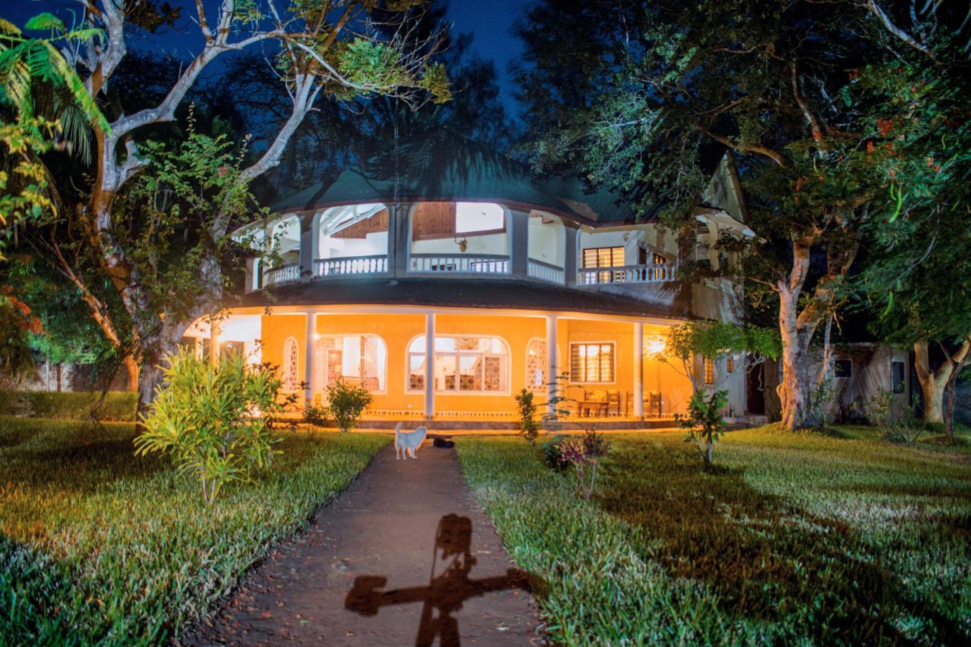 Kijani Cottages In Diani ディアニ・ビーチ エクステリア 写真