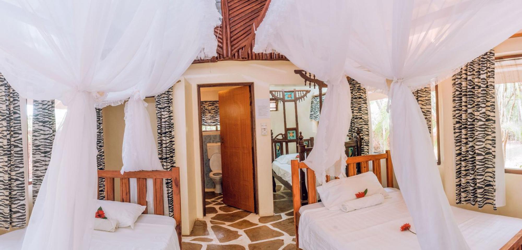 Kijani Cottages In Diani ディアニ・ビーチ エクステリア 写真
